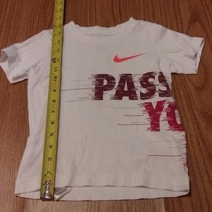 White Nike T-shirt by The Nike Tee - Boy's Size 4